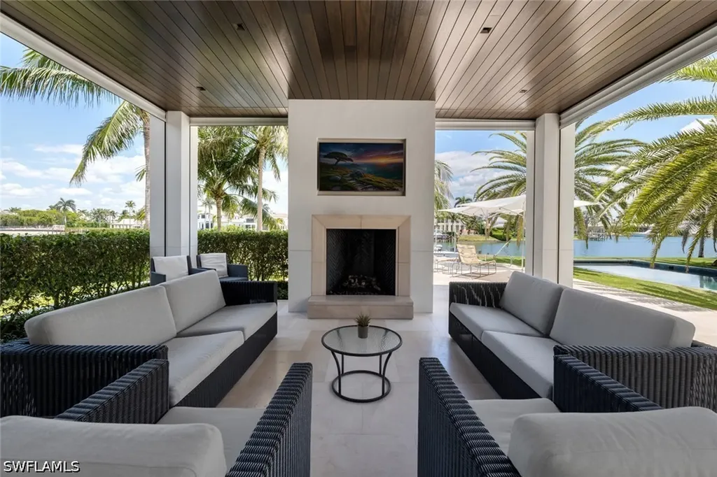 3655 Fort Charles Drive Naples FL 34102