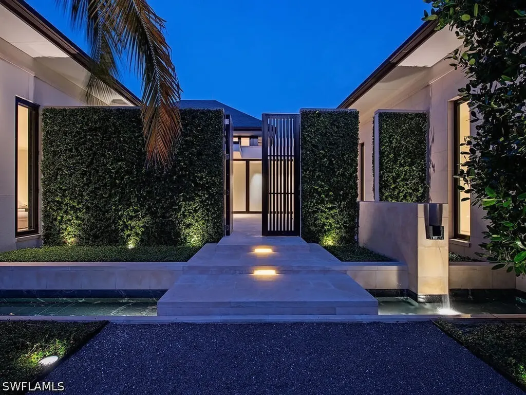 3655 Fort Charles Drive Naples FL 34102