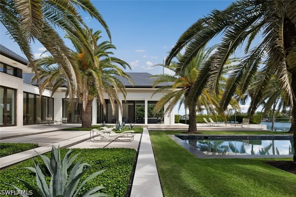 3655 Fort Charles Drive Naples FL 34102