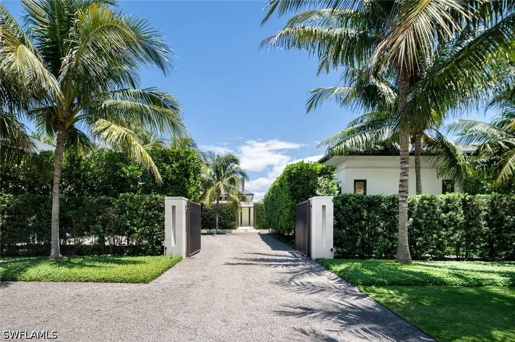 3655 Fort Charles Drive Naples FL 34102