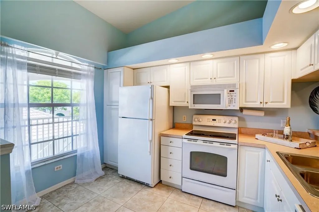 375 Stella Maris Drive N Naples FL 34114