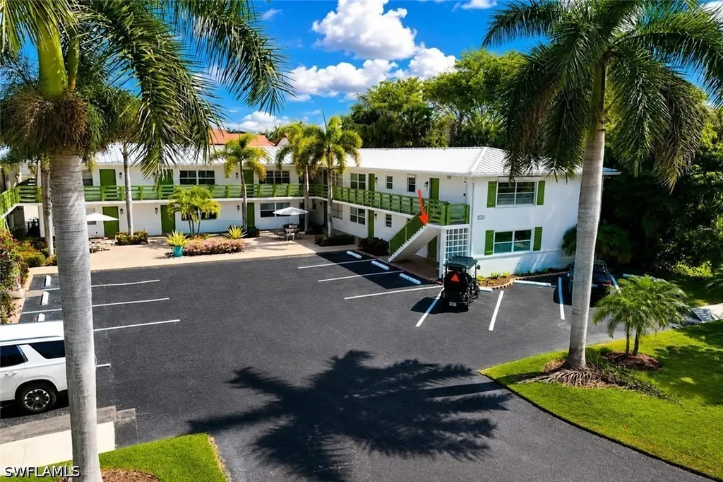975 9th Avenue S Naples FL 34102