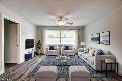 975 9TH Avenue S Naples FL 34102