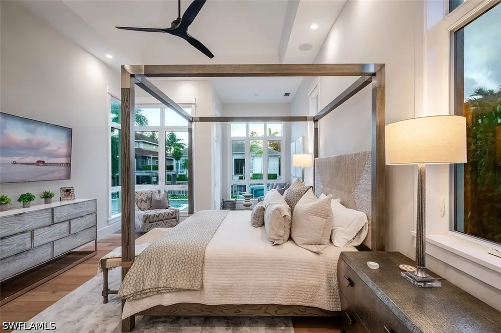 2100 Snook Drive Naples FL 34102