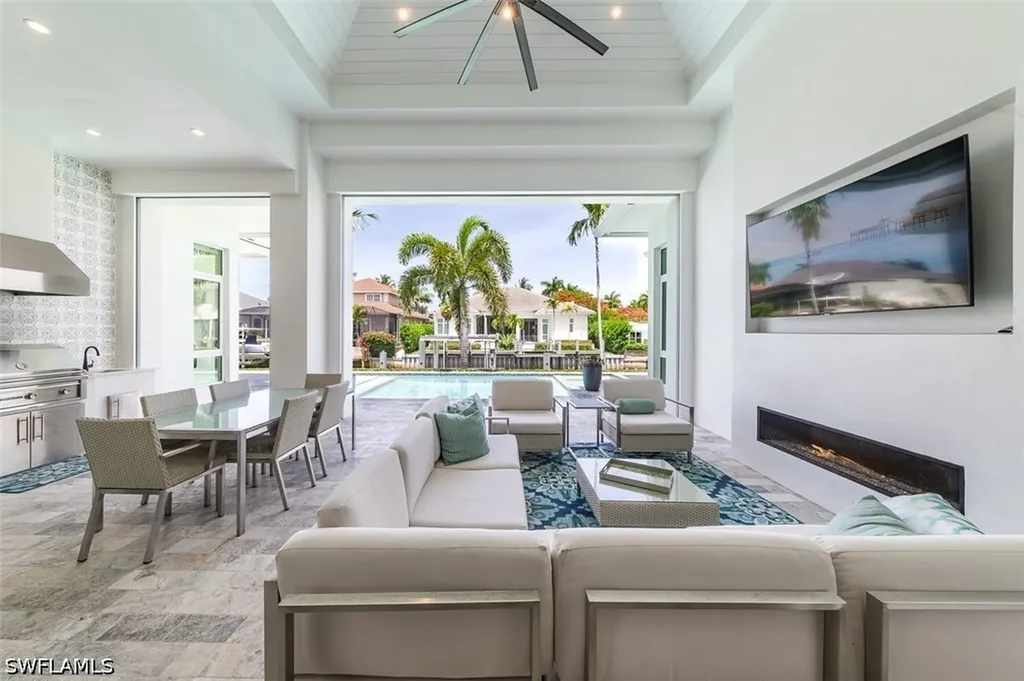 2100 Snook Drive Naples FL 34102