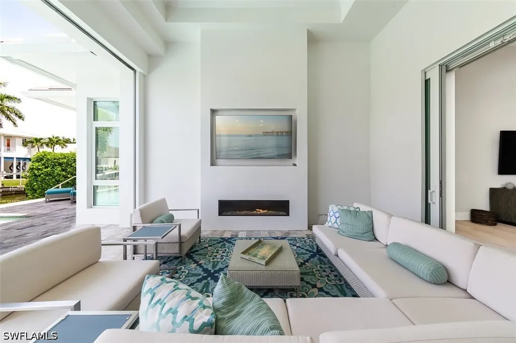2100 Snook Drive Naples FL 34102
