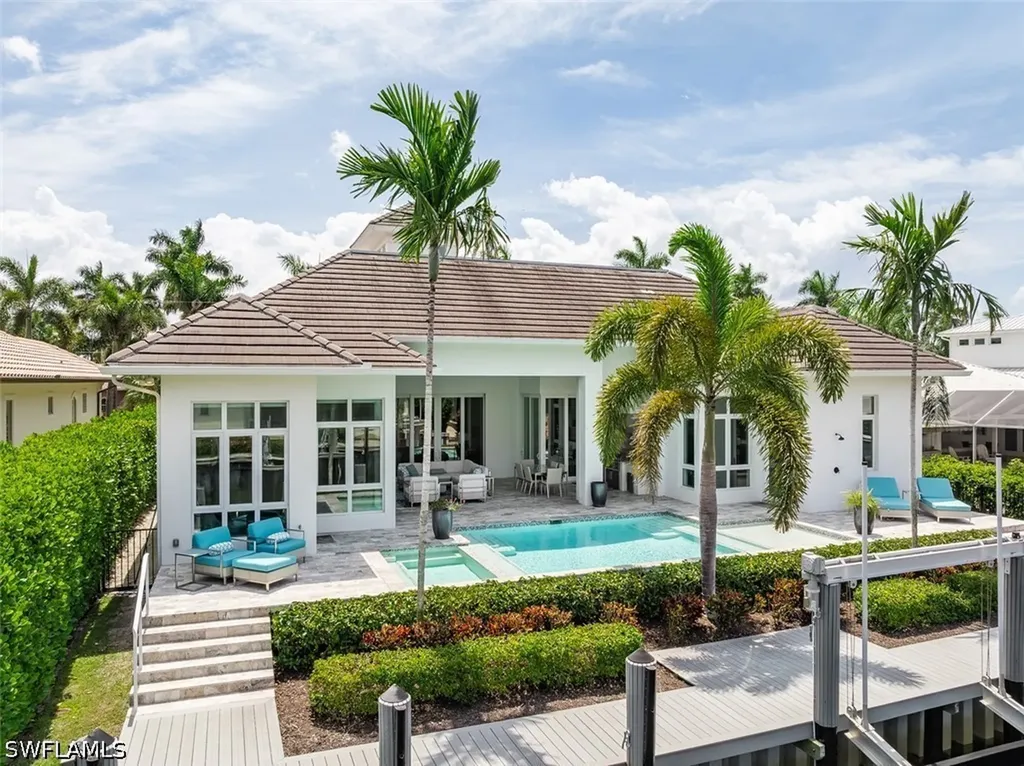 2100 Snook Drive Naples FL 34102