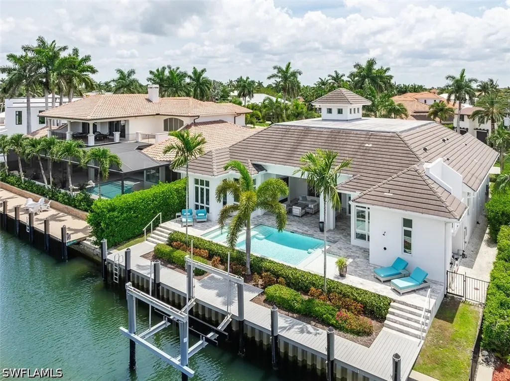 2100 Snook Drive Naples FL 34102