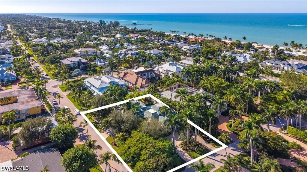180 7th Avenue S Naples FL 34102