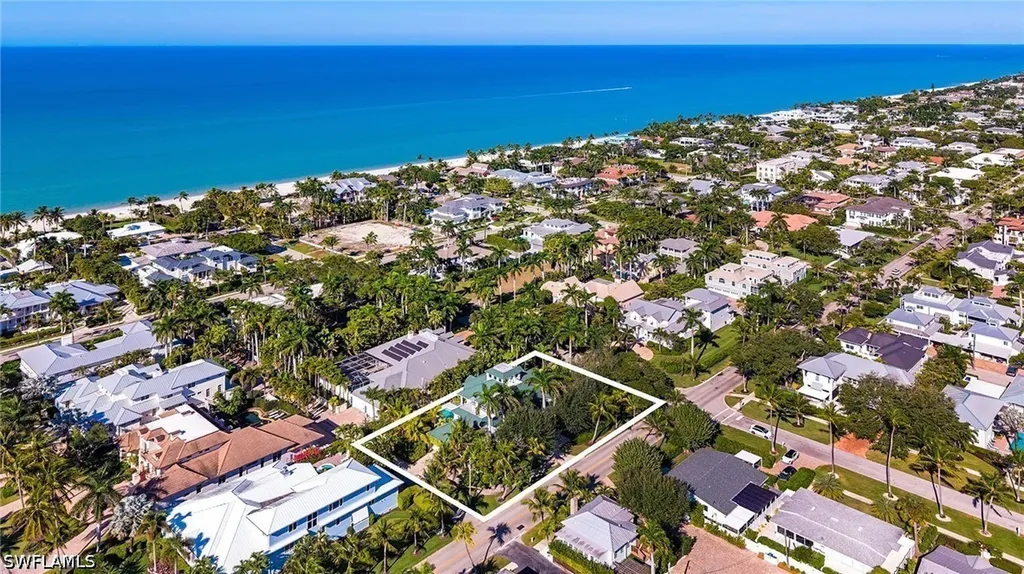 180 7th Avenue S Naples FL 34102