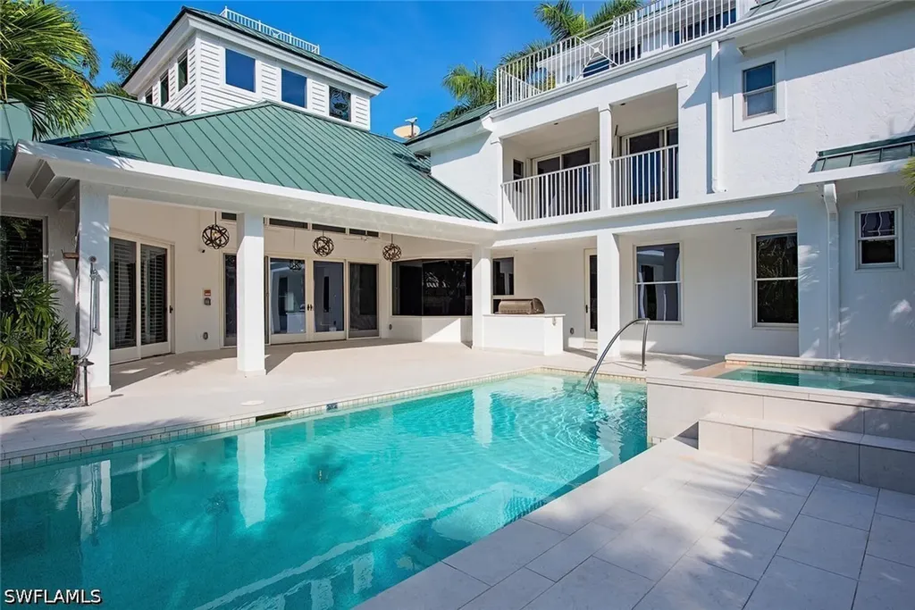 180 7th Avenue S Naples FL 34102