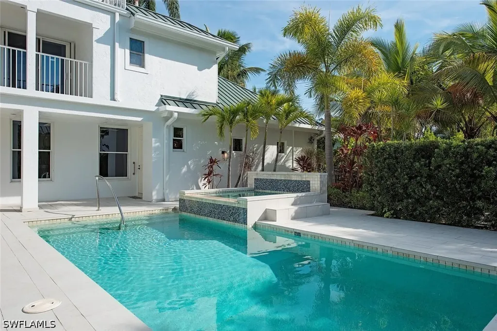 180 7th Avenue S Naples FL 34102