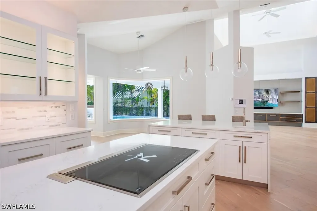 180 7th Avenue S Naples FL 34102
