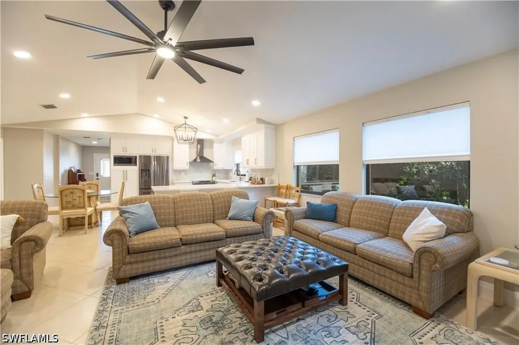 552 97th Avenue N Naples FL 34108