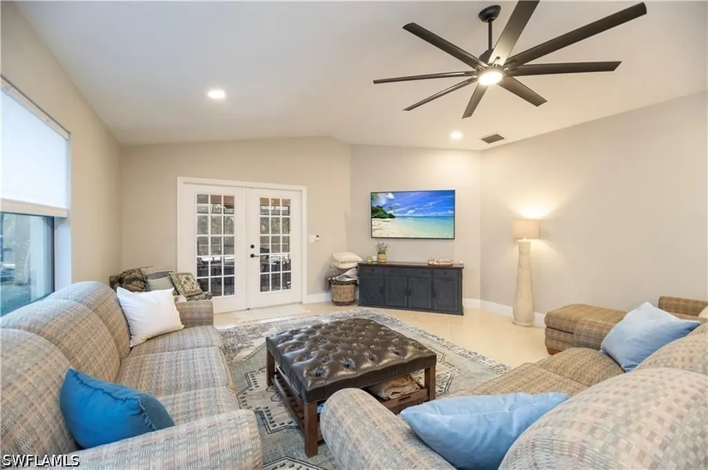 552 97th Avenue N Naples FL 34108