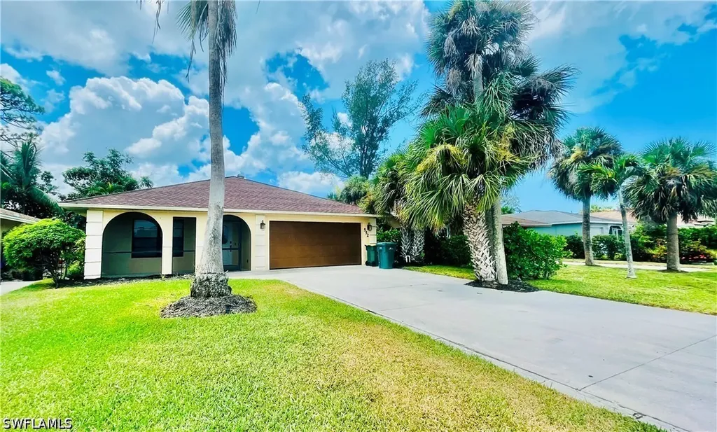 552 97th Avenue N Naples FL 34108