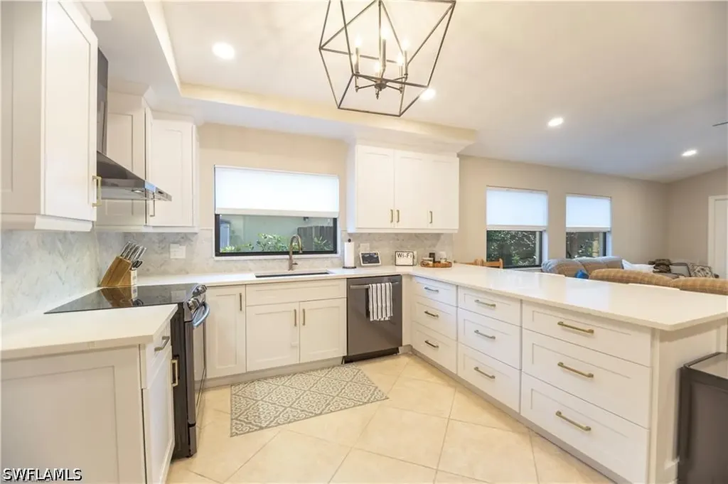 552 97th Avenue N Naples FL 34108