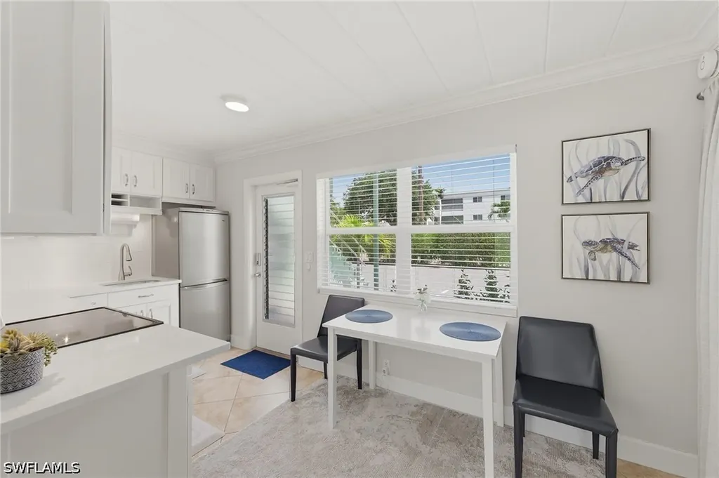 275 8th Avenue S Naples FL 34102