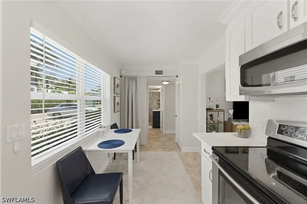 275 8th Avenue S Naples FL 34102