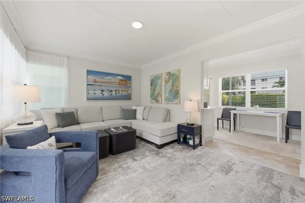 275 8th Avenue S Naples FL 34102