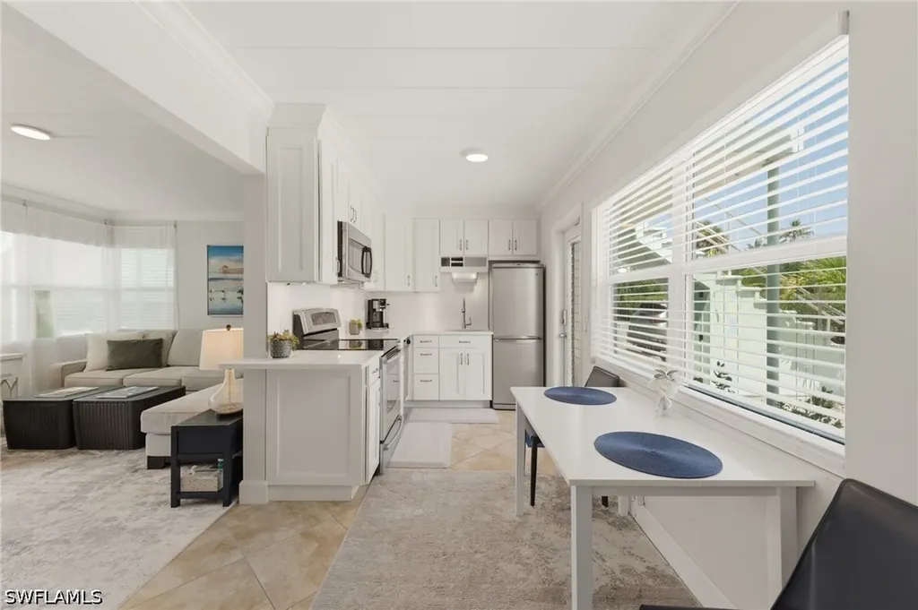 275 8th Avenue S Naples FL 34102
