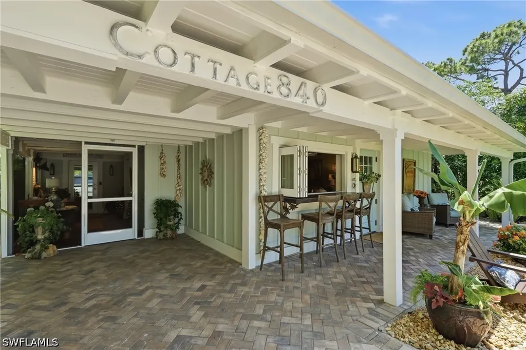 840 Myrtle Terrace Naples FL 34103
