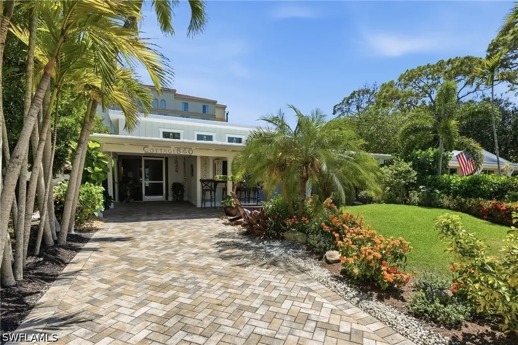 840 Myrtle Terrace Naples FL 34103