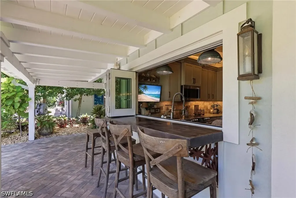 840 Myrtle Terrace Naples FL 34103