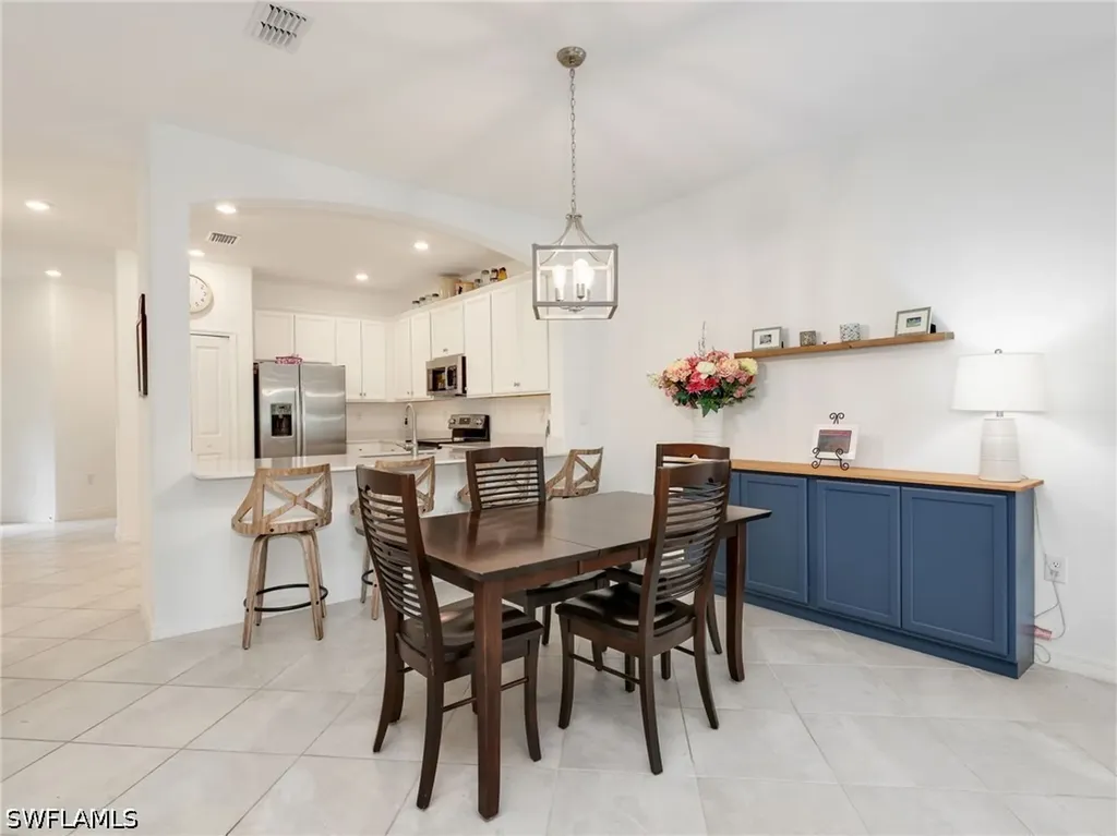 1637 Alameda Drive Naples FL 34120