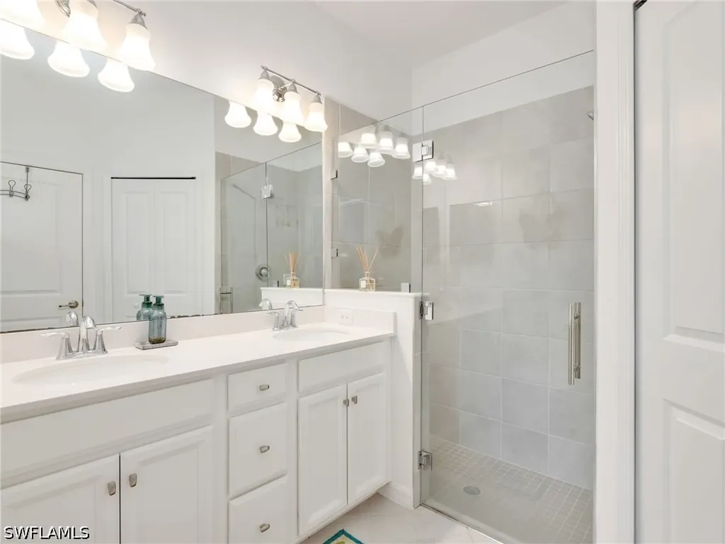 1637 Alameda Drive Naples FL 34120