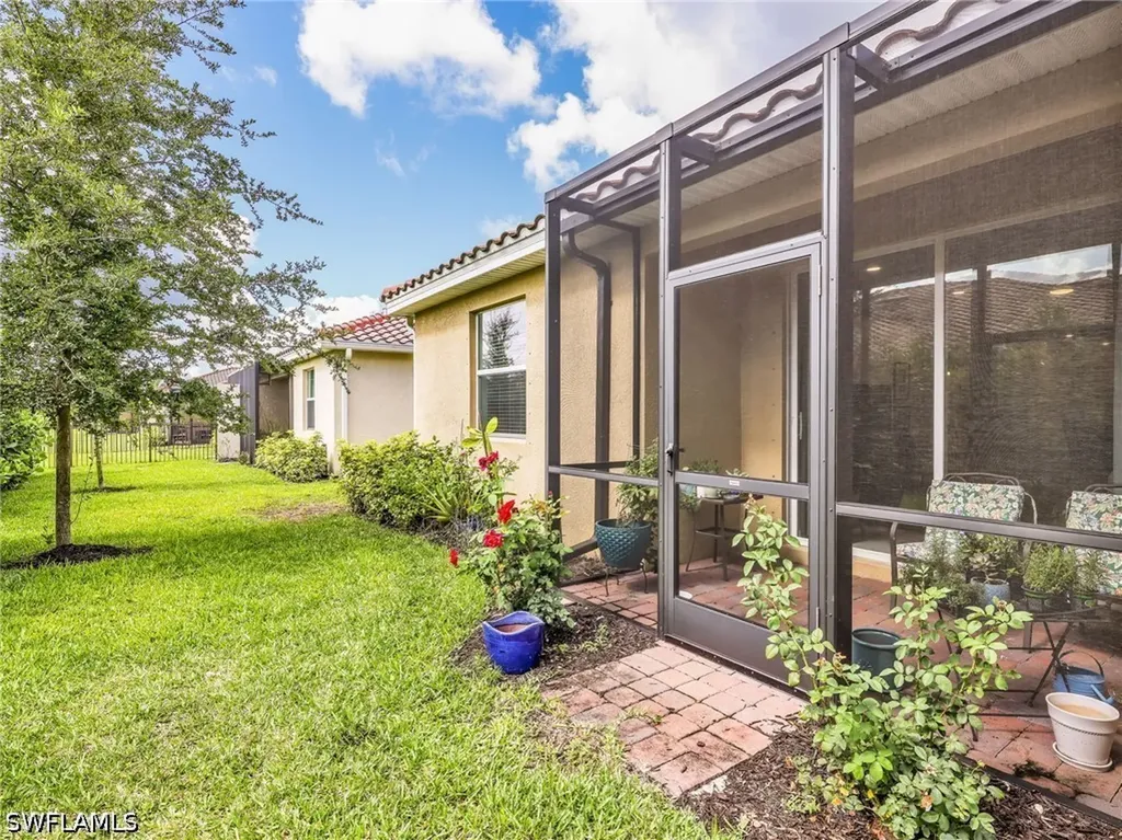 1637 Alameda Drive Naples FL 34120