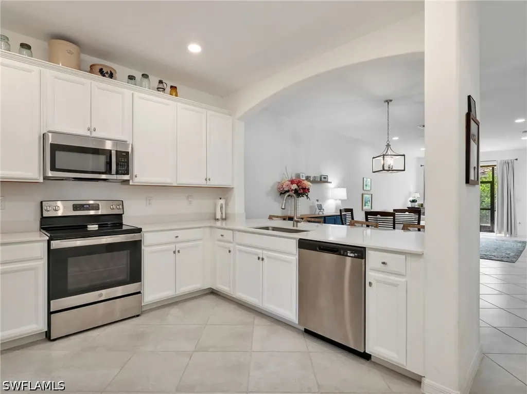 1637 Alameda Drive Naples FL 34120