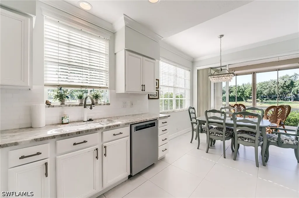 2070 Aberdeen Lane Naples FL 34109