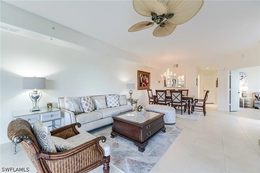 2070 Aberdeen Lane Naples FL 34109