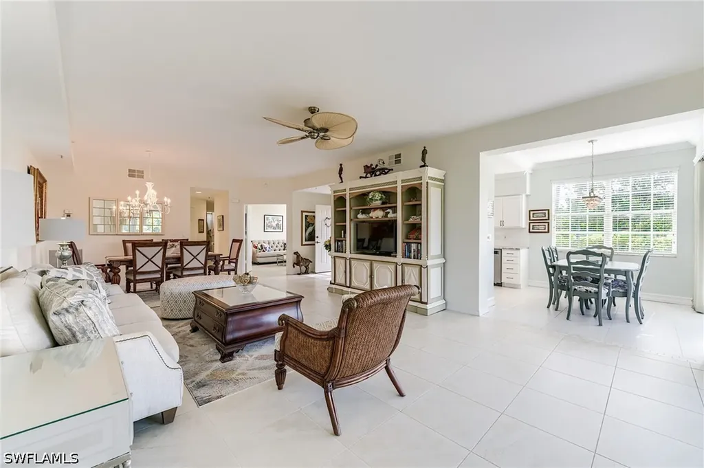 2070 Aberdeen Lane Naples FL 34109