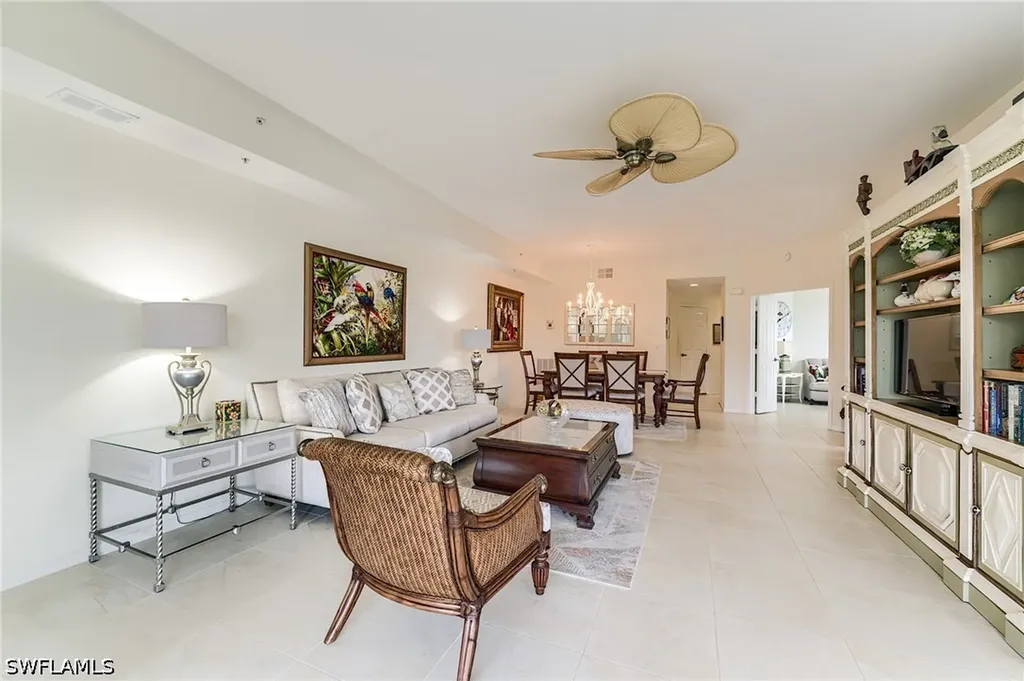 2070 Aberdeen Lane Naples FL 34109