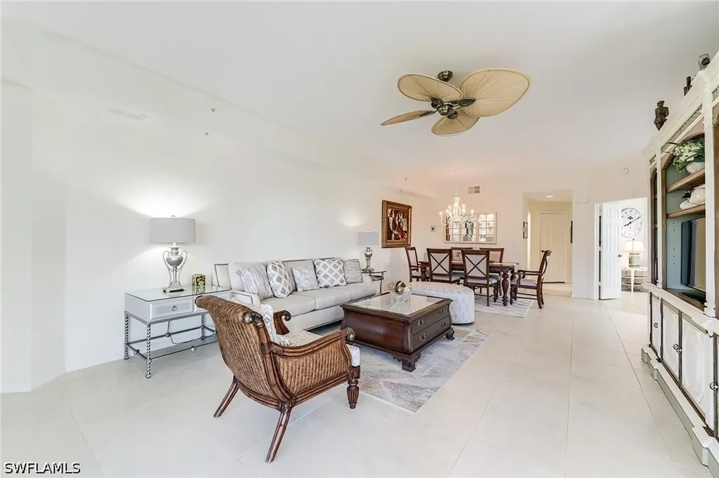 2070 Aberdeen Lane Naples FL 34109