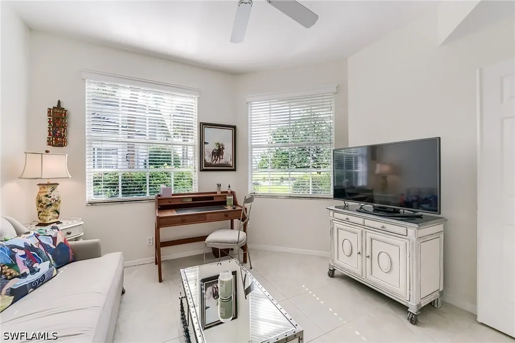 2070 Aberdeen Lane Naples FL 34109