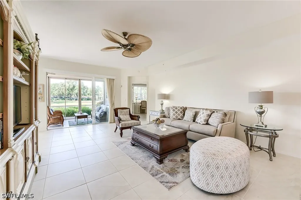 2070 Aberdeen Lane Naples FL 34109