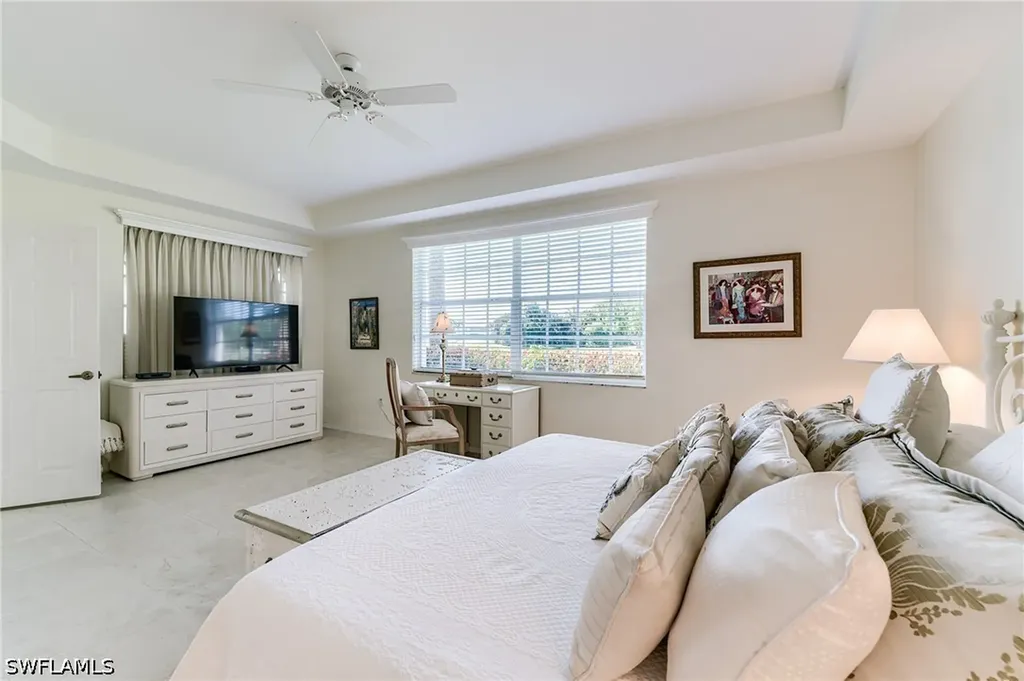 2070 Aberdeen Lane Naples FL 34109