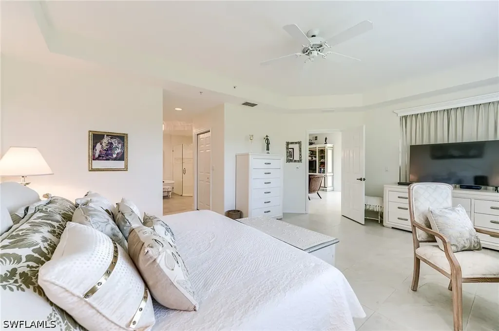 2070 Aberdeen Lane Naples FL 34109