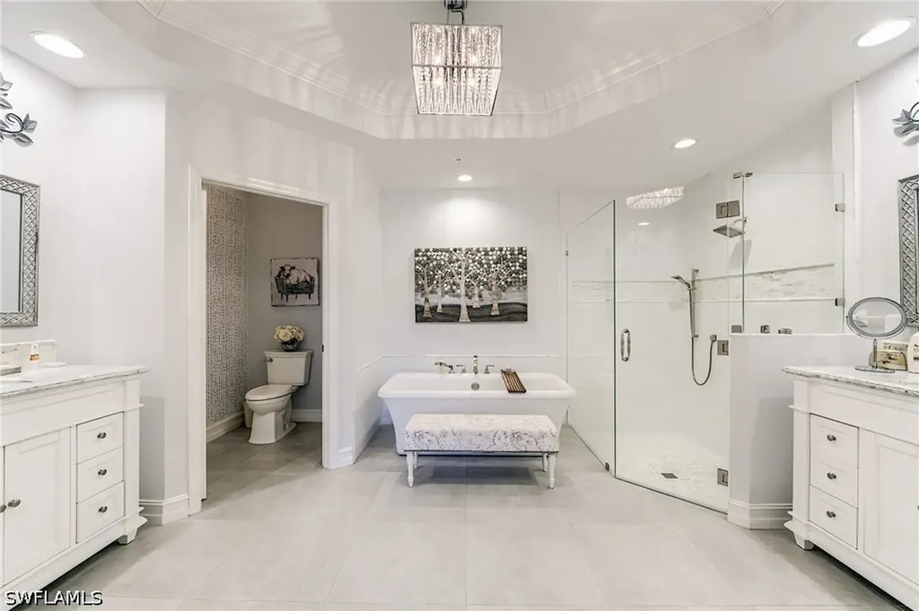 2070 Aberdeen Lane Naples FL 34109
