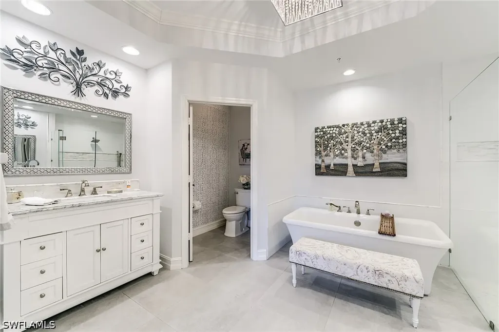 2070 Aberdeen Lane Naples FL 34109