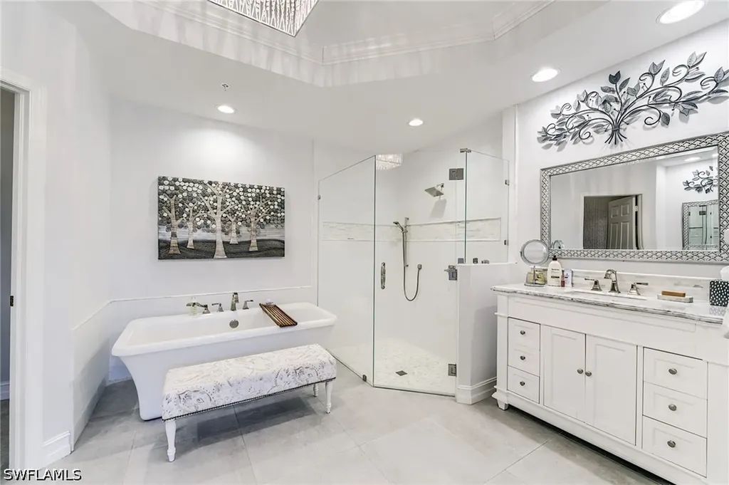 2070 Aberdeen Lane Naples FL 34109