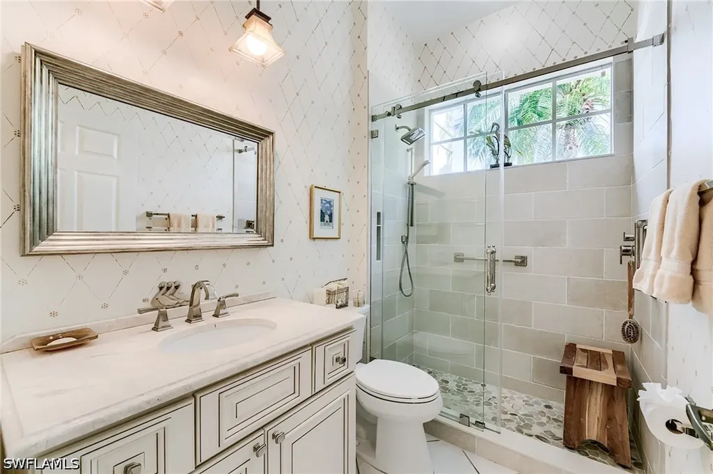 2070 Aberdeen Lane Naples FL 34109