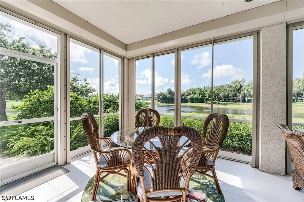 2070 Aberdeen Lane Naples FL 34109