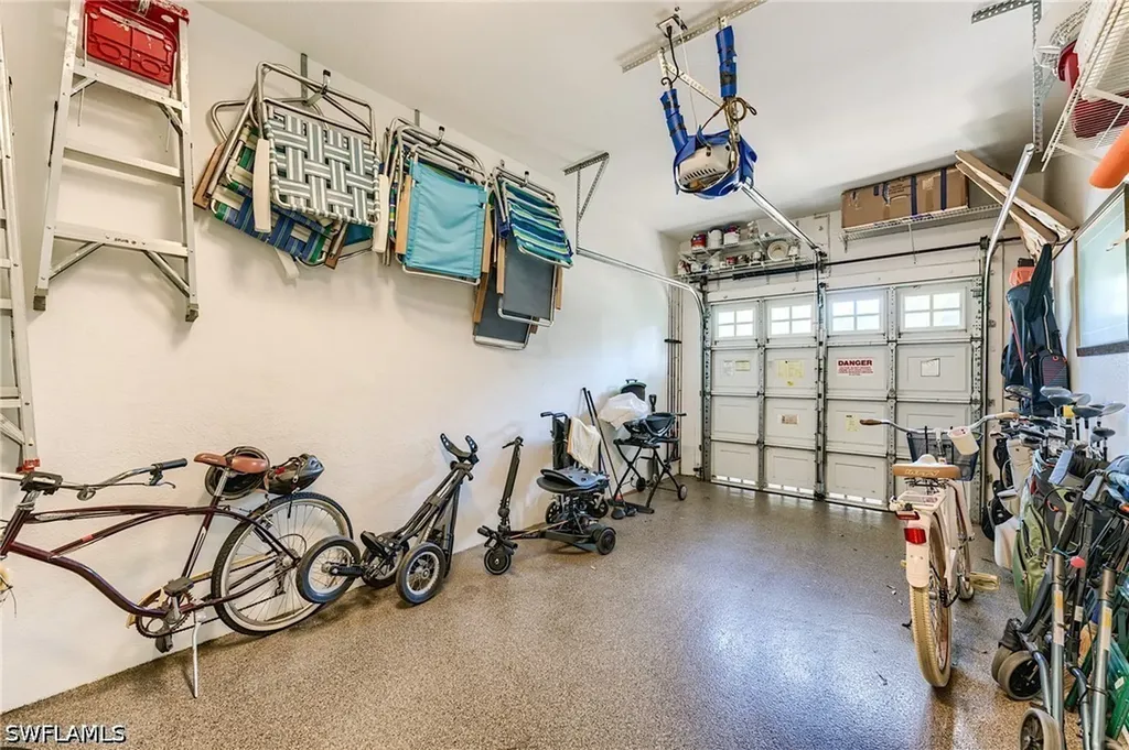 2070 Aberdeen Lane Naples FL 34109