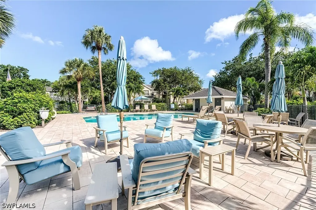 2070 Aberdeen Lane Naples FL 34109