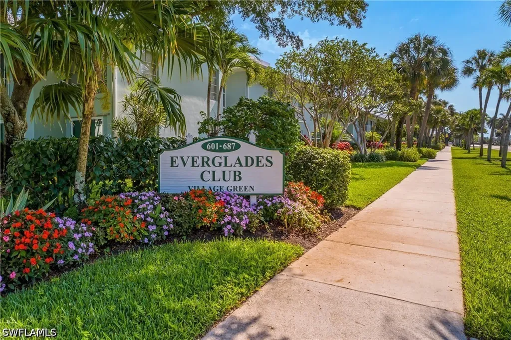 663 12th Avenue S Naples FL 34102