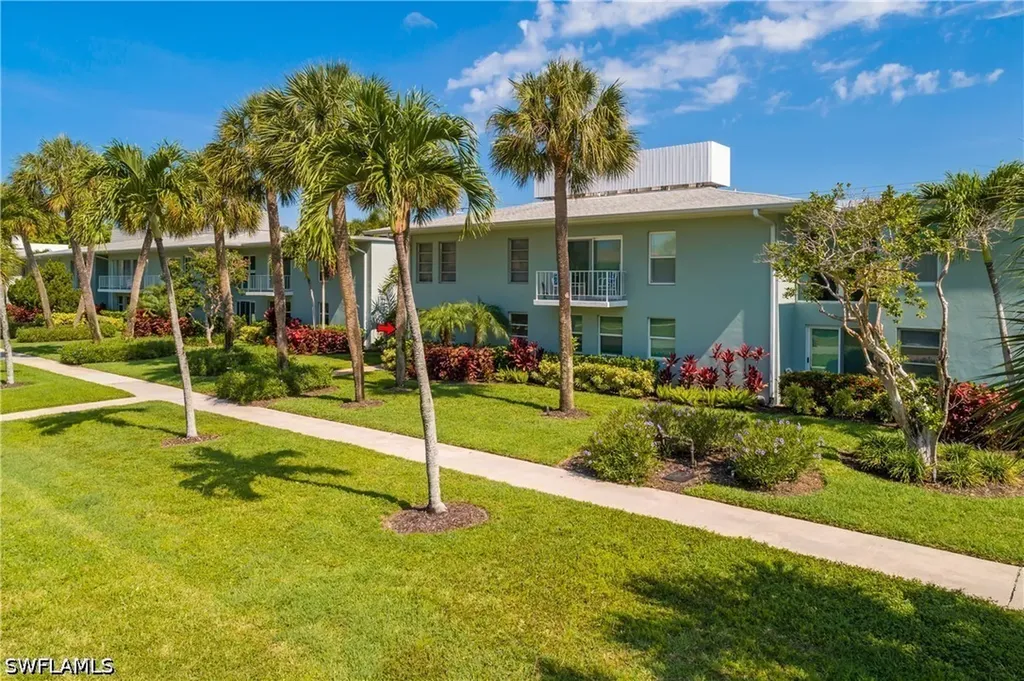 663 12th Avenue S Naples FL 34102